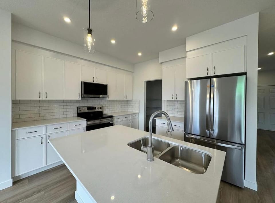 ED Phonix Apartment in Alberta