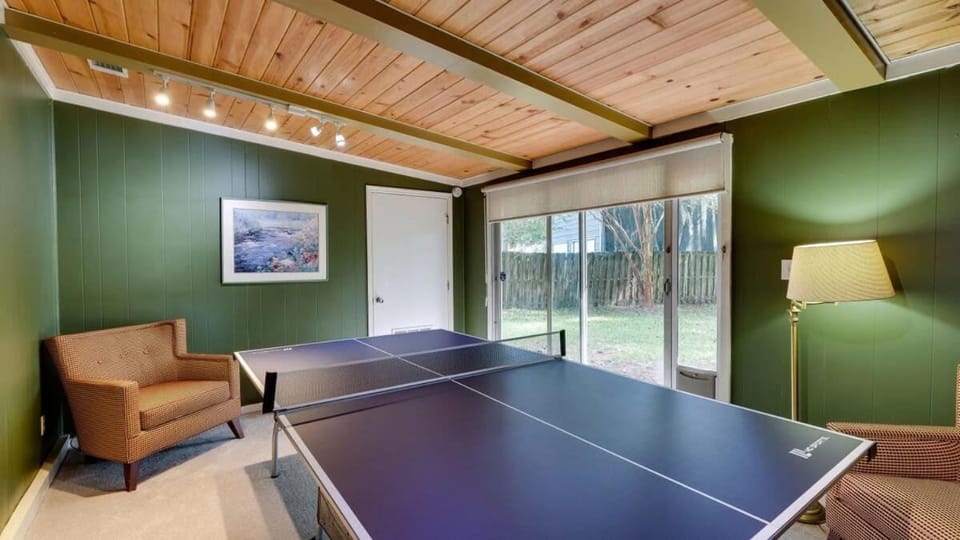 Game Room, Table tennis