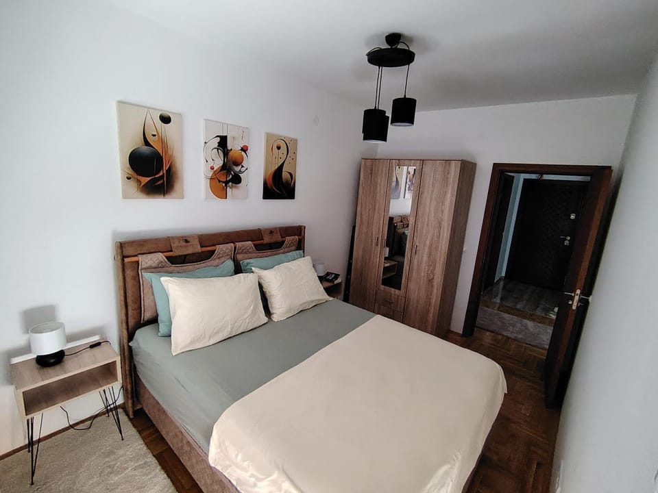 Bed, Photo of the whole room, Bedroom, wardrobe