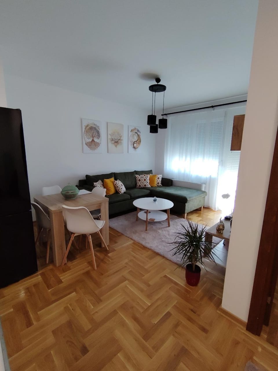 Living room, Seating area, Dining area