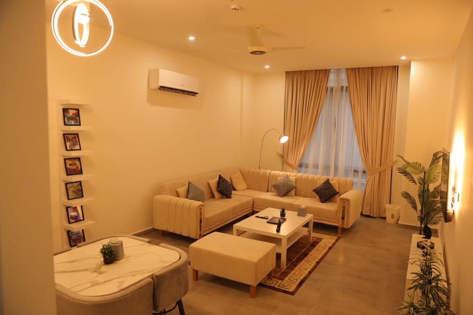 TV and multimedia, Living room, Seating area, air conditioner