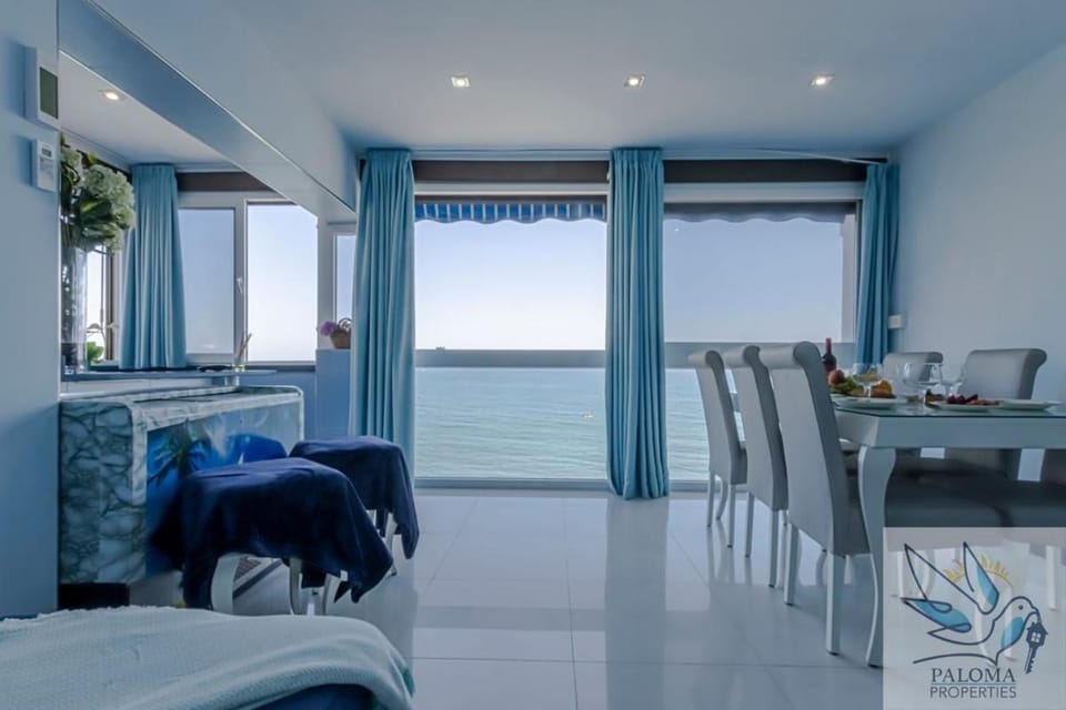 Wonderful beachfront apartment Apartment in Benalmadena
