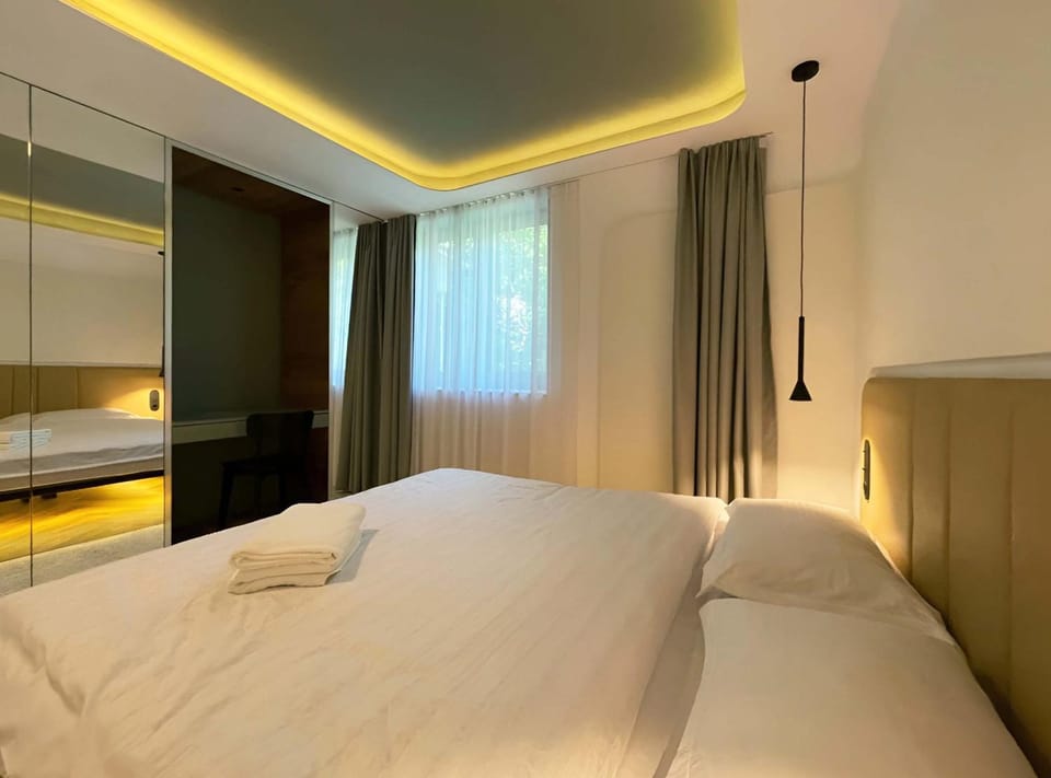 Bed, Photo of the whole room, Bedroom, furniture, towels