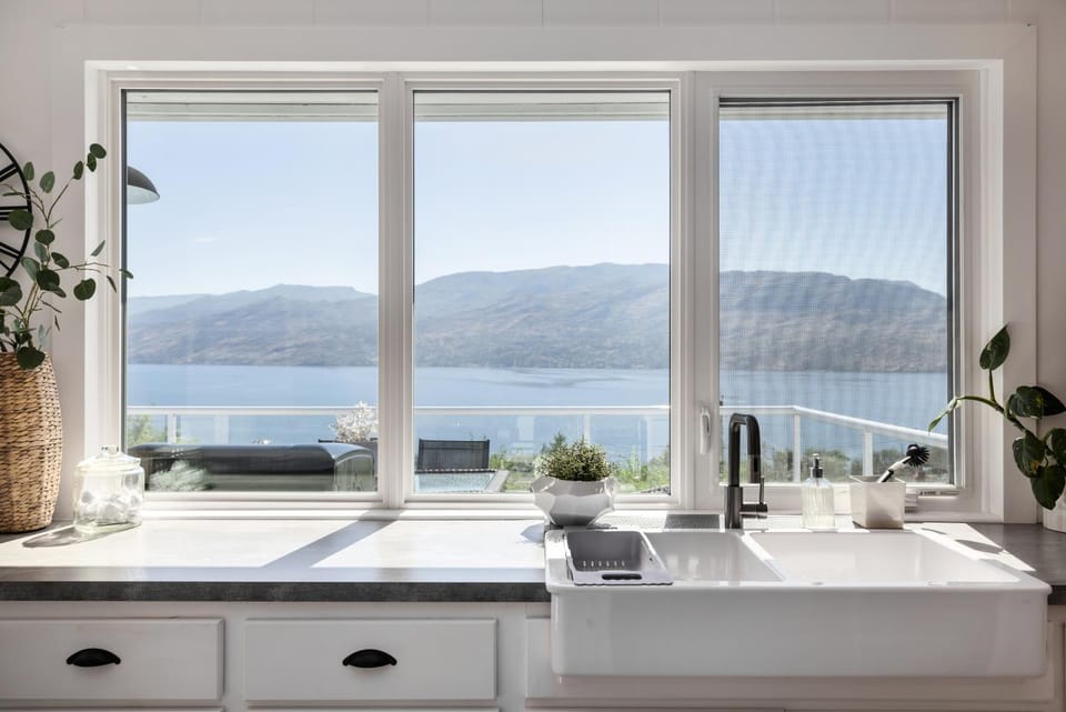 Lake view, kitchen
