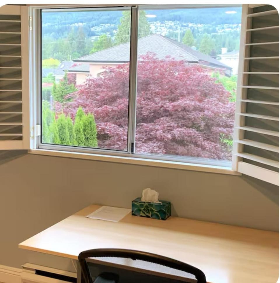 Private Room with Mountain view Bed and Breakfast in West Vancouver