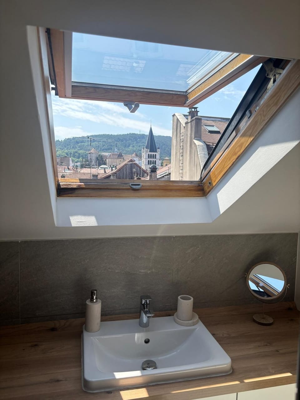 Douceur du Lac - Hyper center Apartment in Annecy