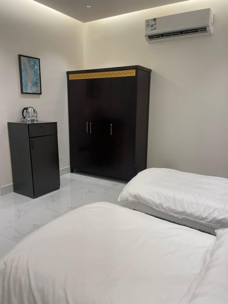 Bed, Bedroom, air conditioner