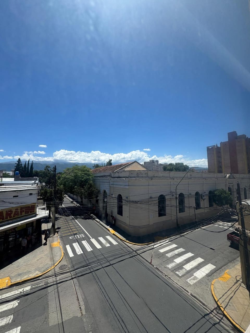 Photo of the whole room, City view