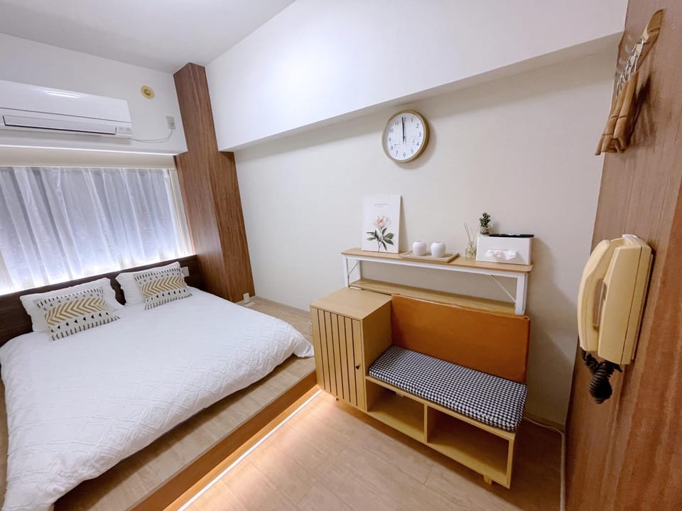 Bed, Bedroom, air conditioner
