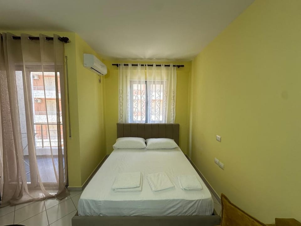 Lemon Apartment in Vlorë