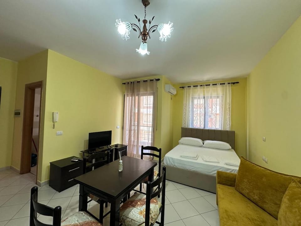 Lemon Apartment in Vlorë
