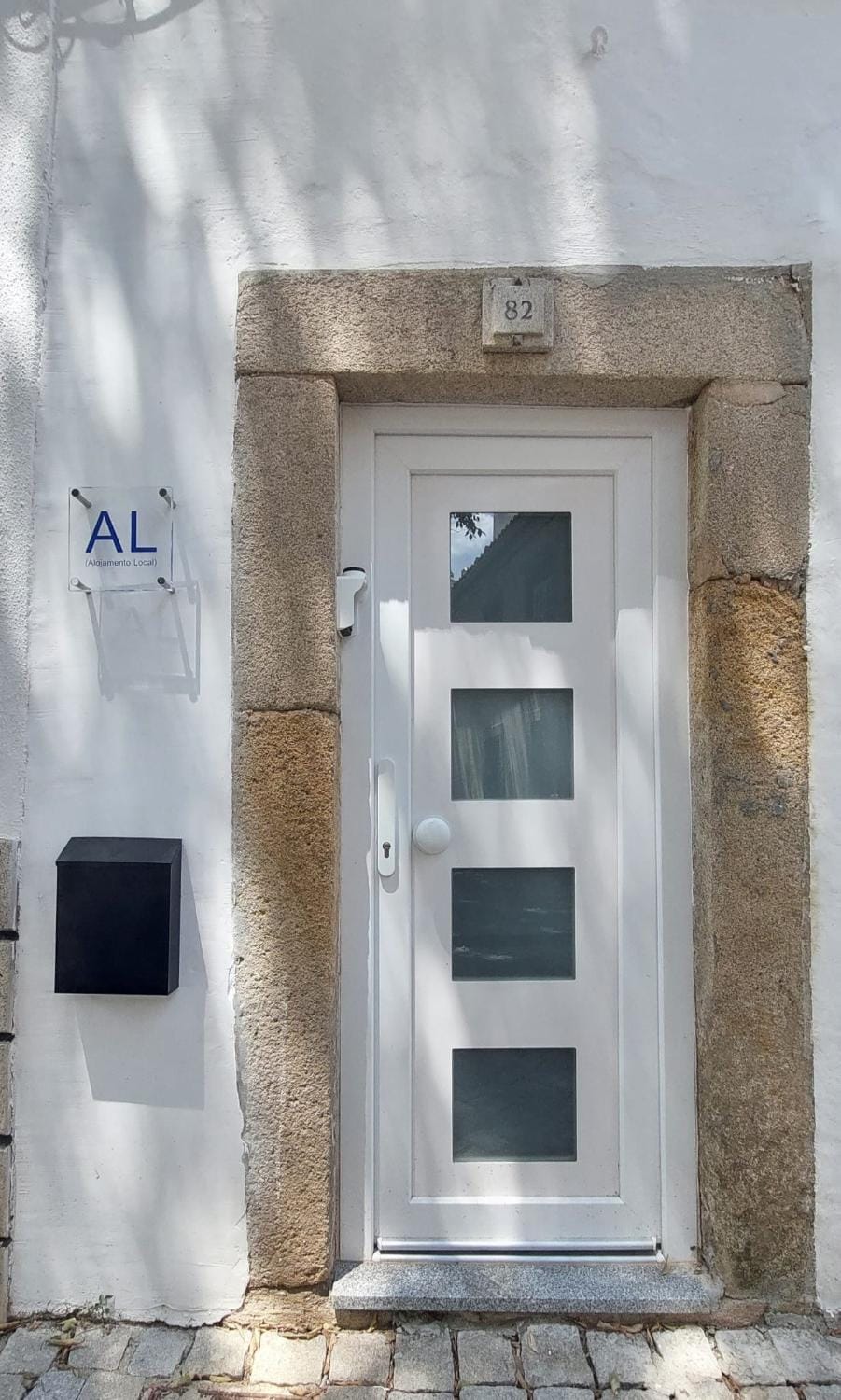 Facade/entrance, Internal: Not applicable to any particular room