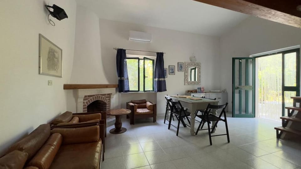 La Casina in the Orange Grove House in Province of Foggia