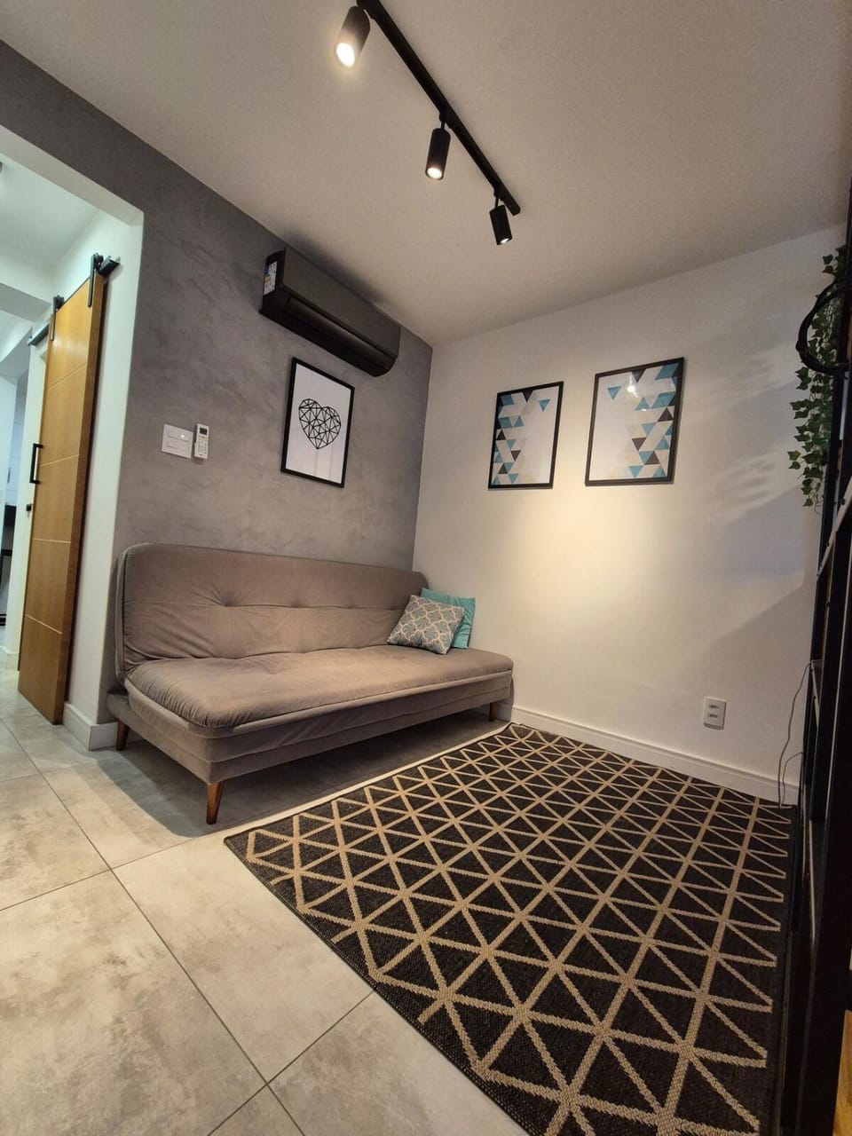 Studio Industrial em Rua Tranquila Perto Av Paulista Apartment in Sao Paulo City
