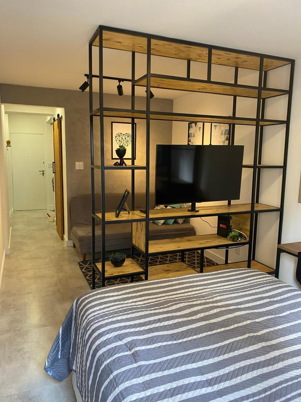 Studio Industrial em Rua Tranquila Perto Av Paulista Apartment in Sao Paulo City