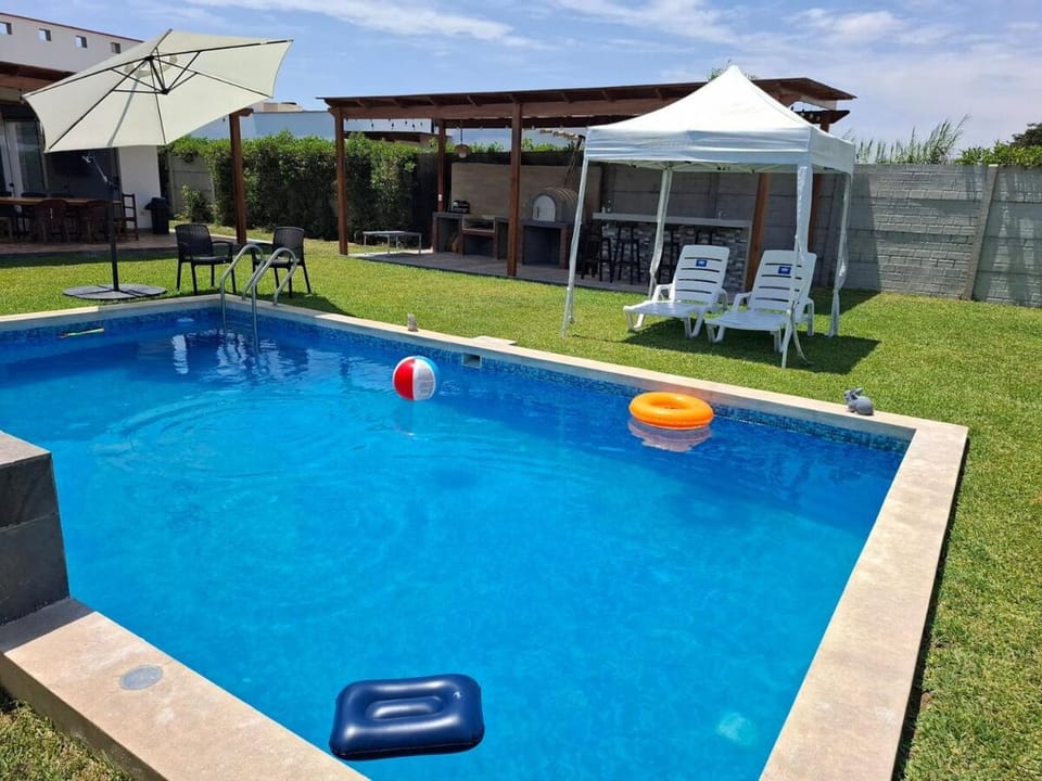 Patio, Garden, Swimming pool, Swimming pool