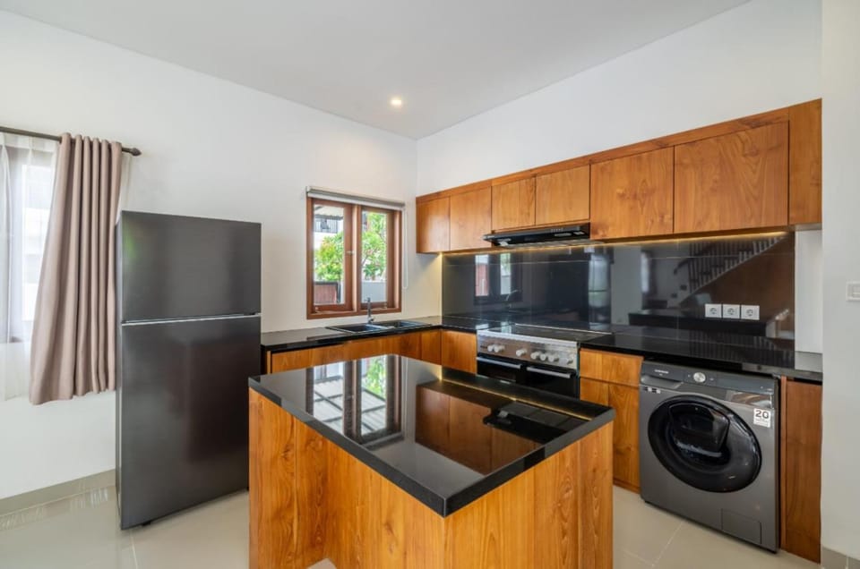 Kitchen or kitchenette, Kitchen or kitchenette, Lounge or bar