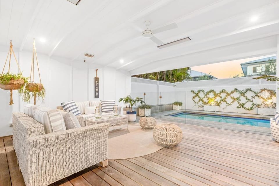 Coastal Luxe - Hampton inspired House in Kingscliff