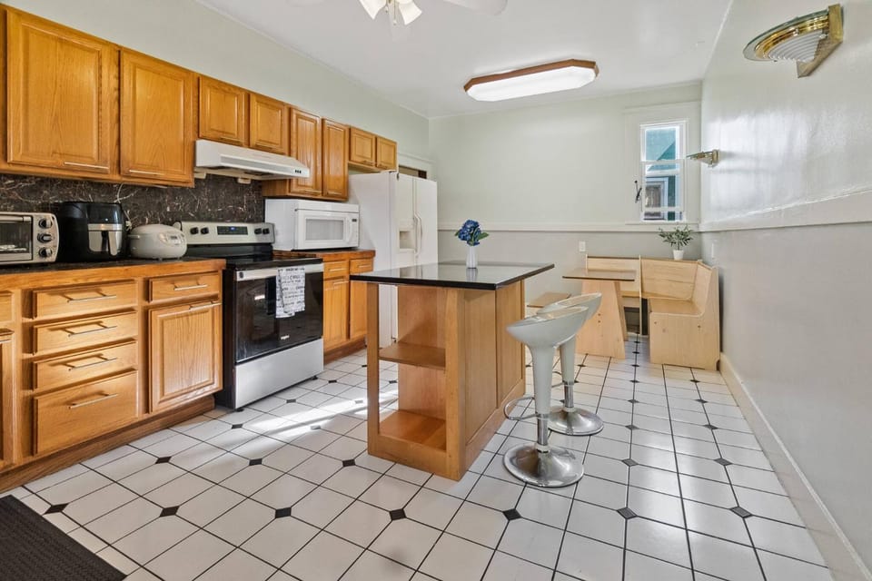 Kitchen or kitchenette, Other
