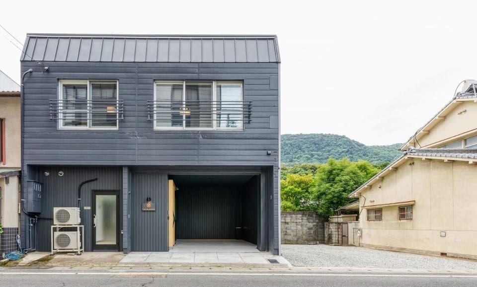 Property building, Day