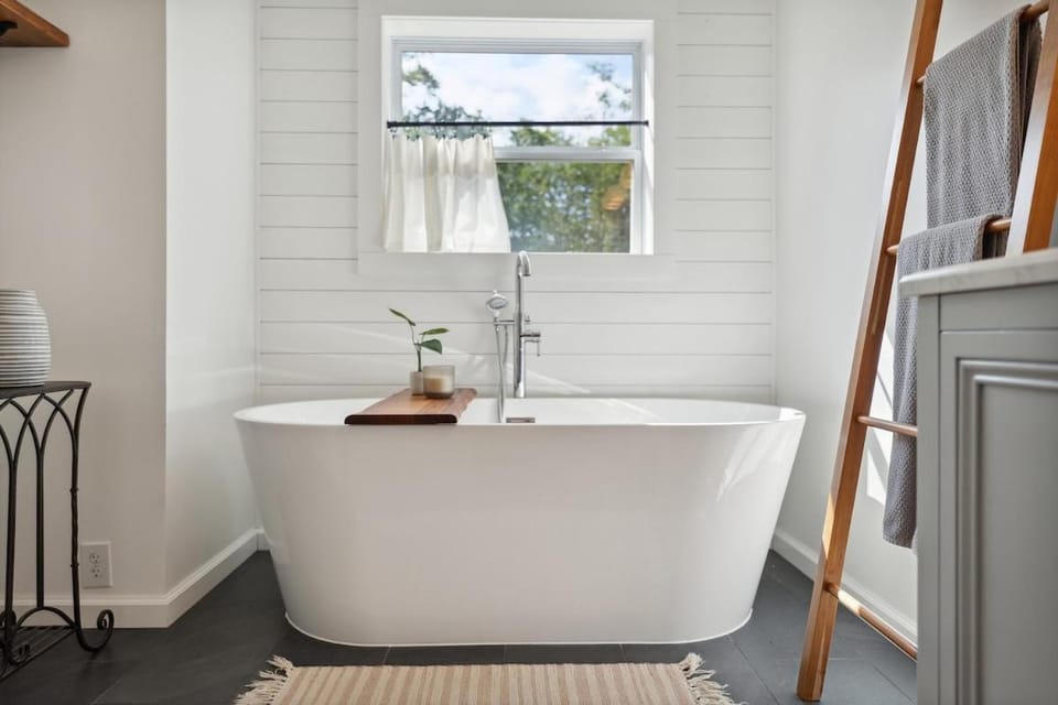 Stylish Catskills Escape Near Town & Trails House in Hudson Valley