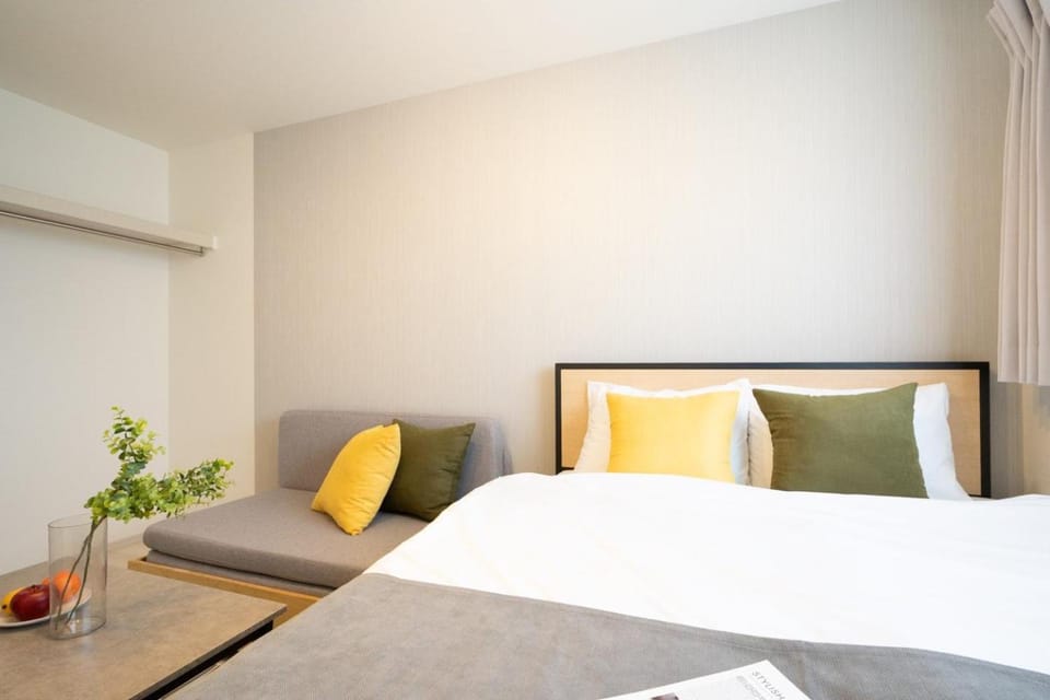 Bed, Living room