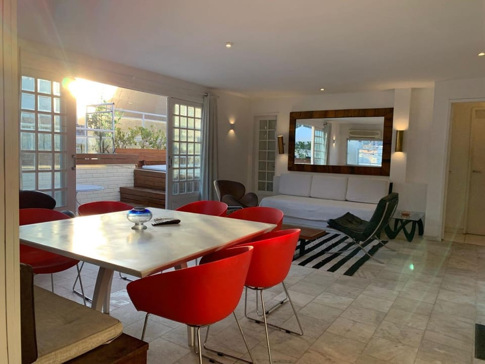 Real Apartments 207 - Cobertura com jacuzzi Copacabana Apartment in Rio de Janeiro