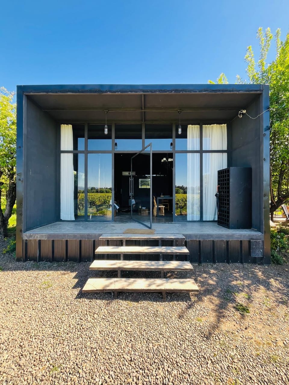 Facade/entrance, Off site