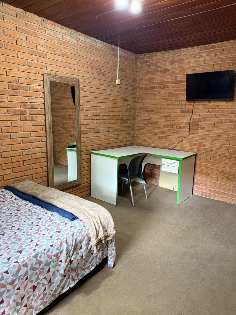 Quarto privado no Centro Vacation rental in Botucatu