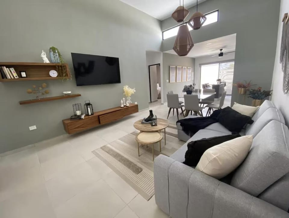 Casa Saasil with Starlink & Private Pool House in Progreso