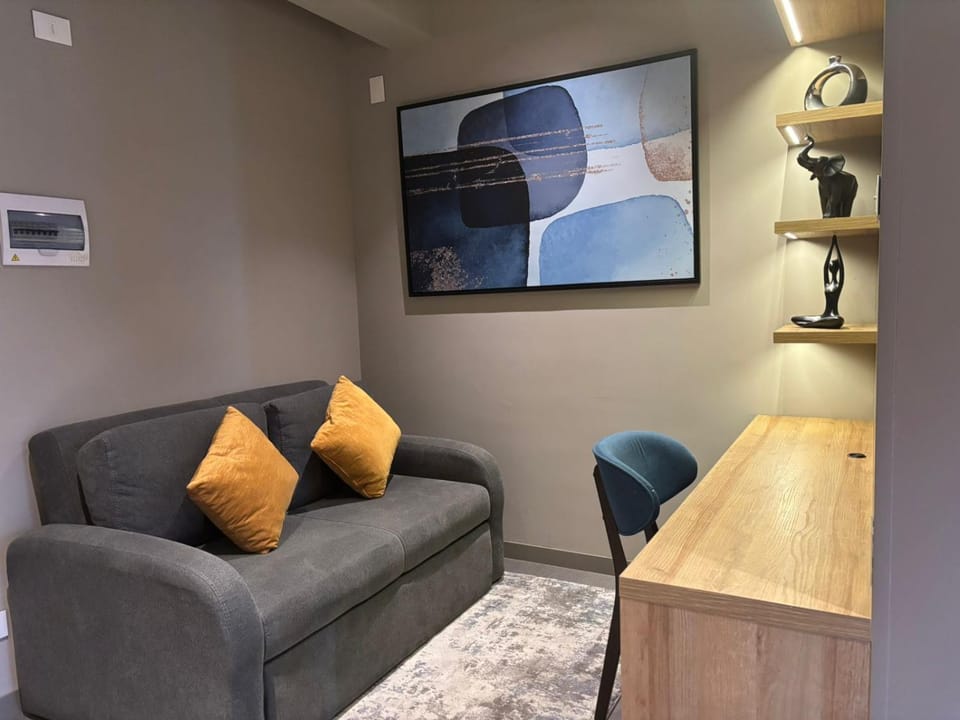 Living room, Seating area