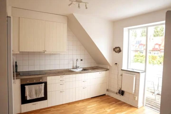 Ljus etagevåning med havsutsikt i gamla Borstahusen Apartment in Skåne County