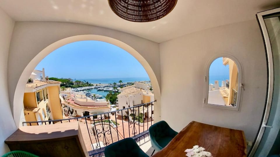 Balcony/Terrace, Pool view, Sea view, Sea view, Sunrise
