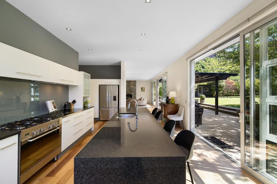 Garden view, oven, kitchen