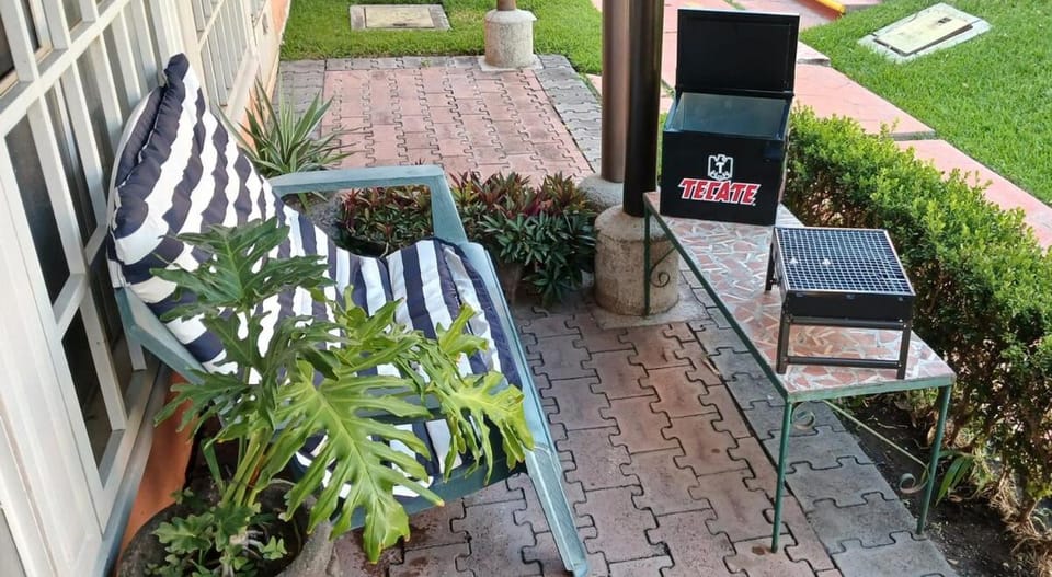 Hermosa casa, alberca, niños, mascota, jardín, facturamos House in Cuernavaca