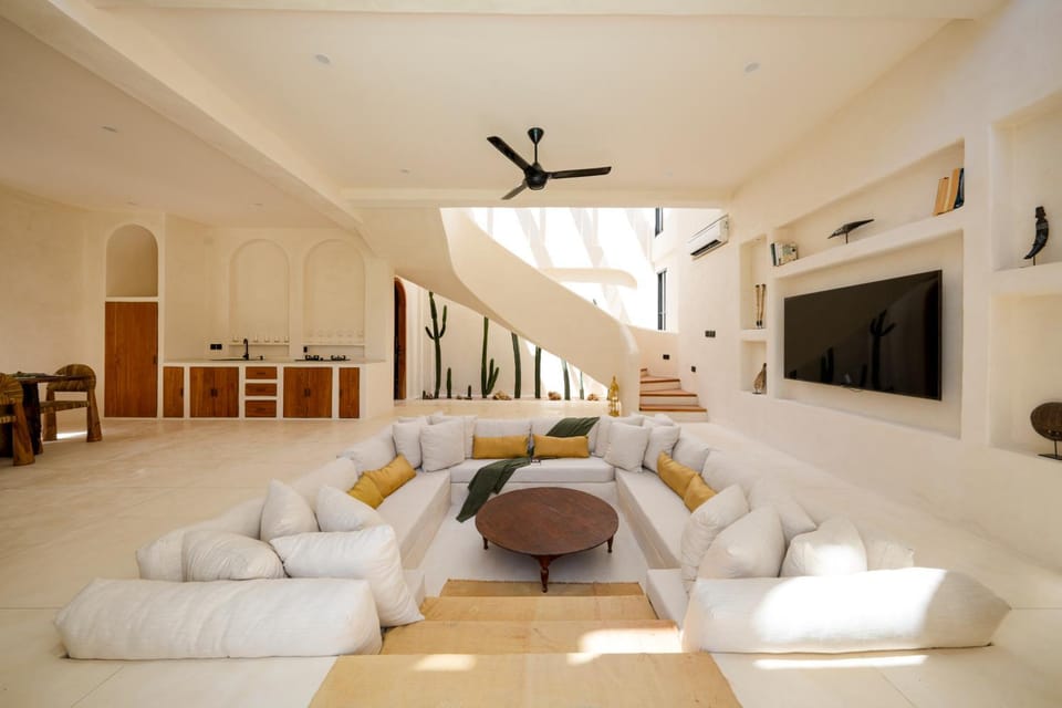 TV and multimedia, Living room, Seating area