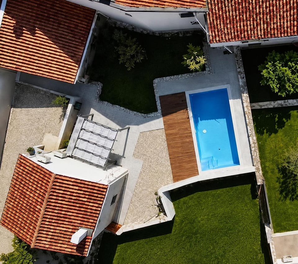 Property building, Patio, Day, Garden, Garden view, Pool view, Swimming pool, sunbed