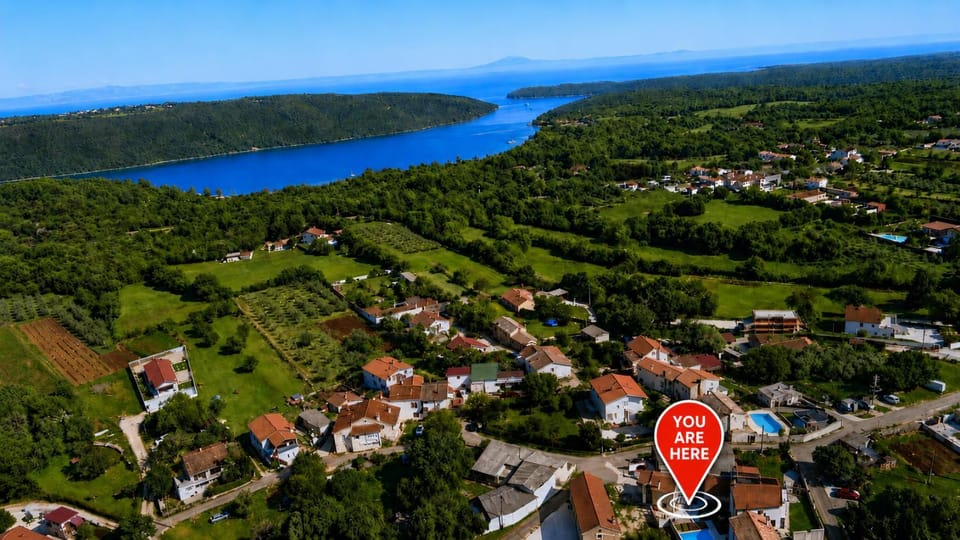 Neighbourhood, Natural landscape, Sea view, Street view
