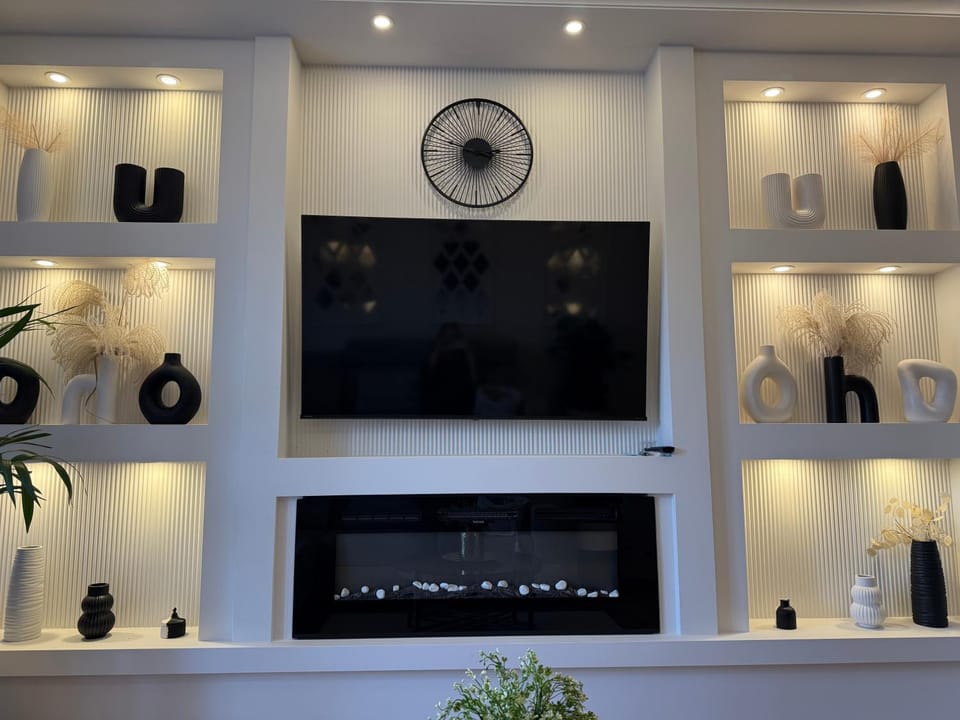 Communal lounge/ TV room, TV and multimedia
