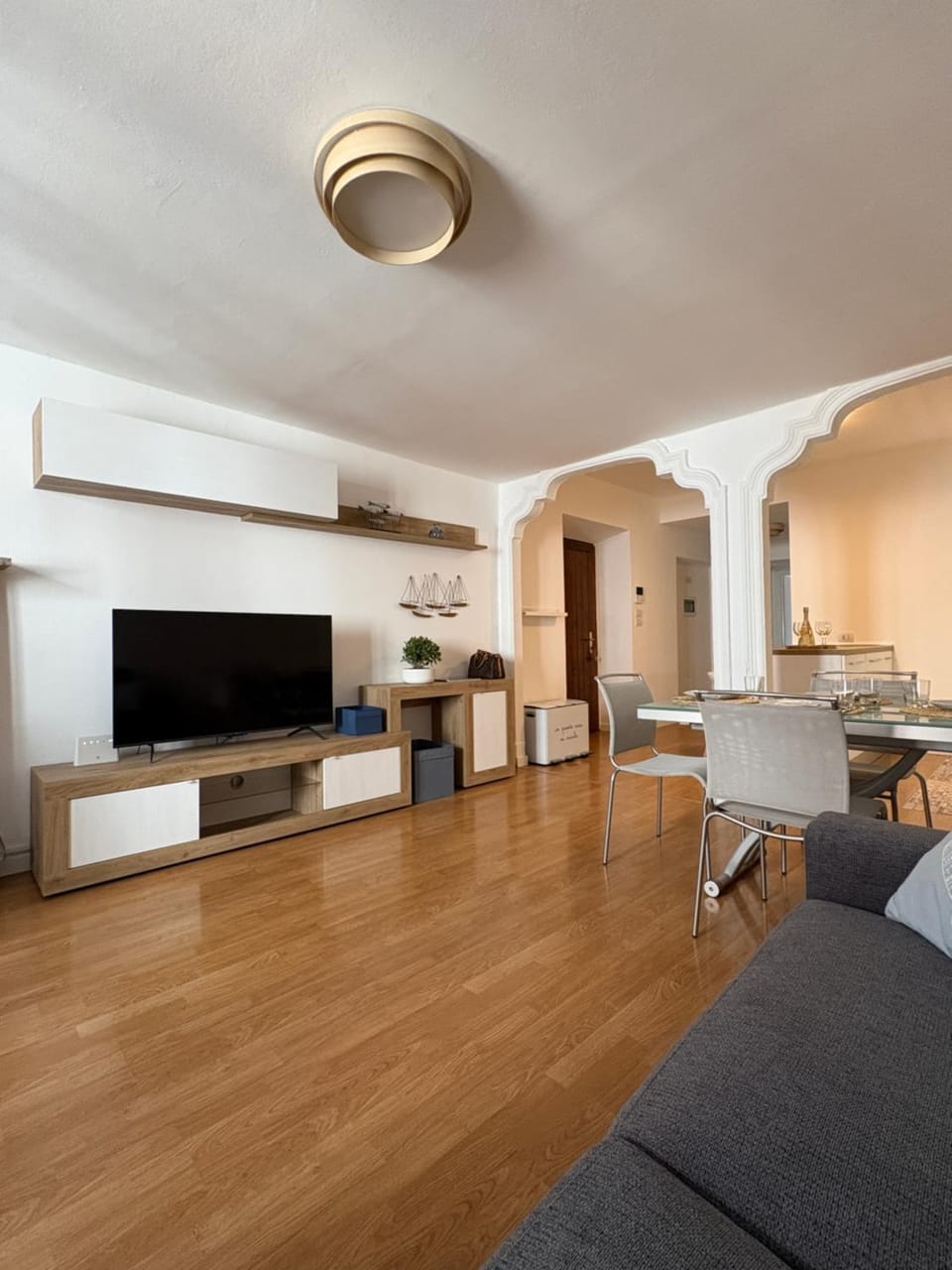 TV and multimedia, Living room, Dining area