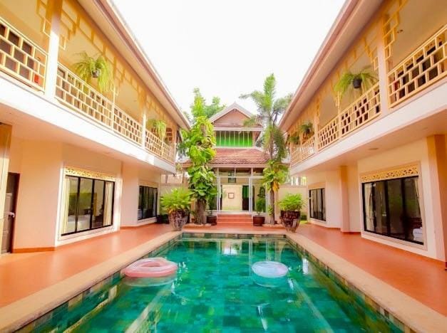 Swimming pool