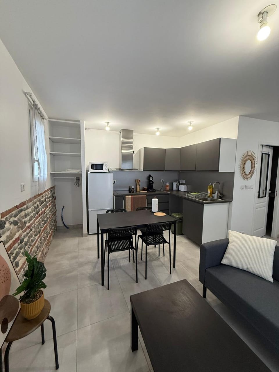Kitchen or kitchenette, Living room, Dining area