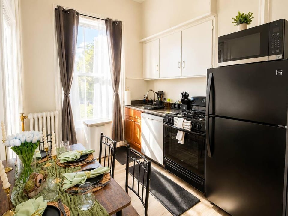 Central brownstone in Hoboken Dwntn! 15 mins to NY Apartment in Hoboken