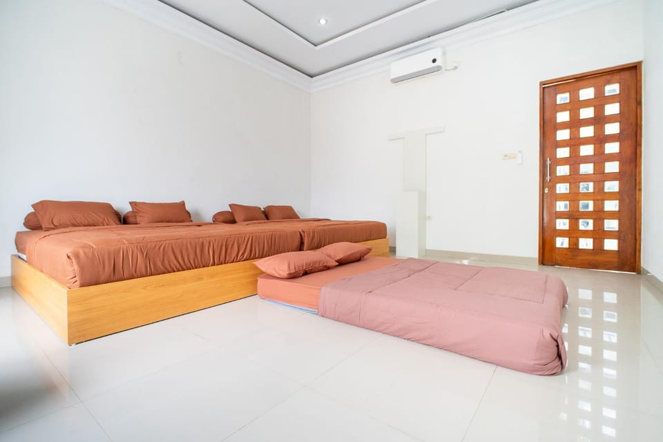 Bed, Bedroom, air conditioner
