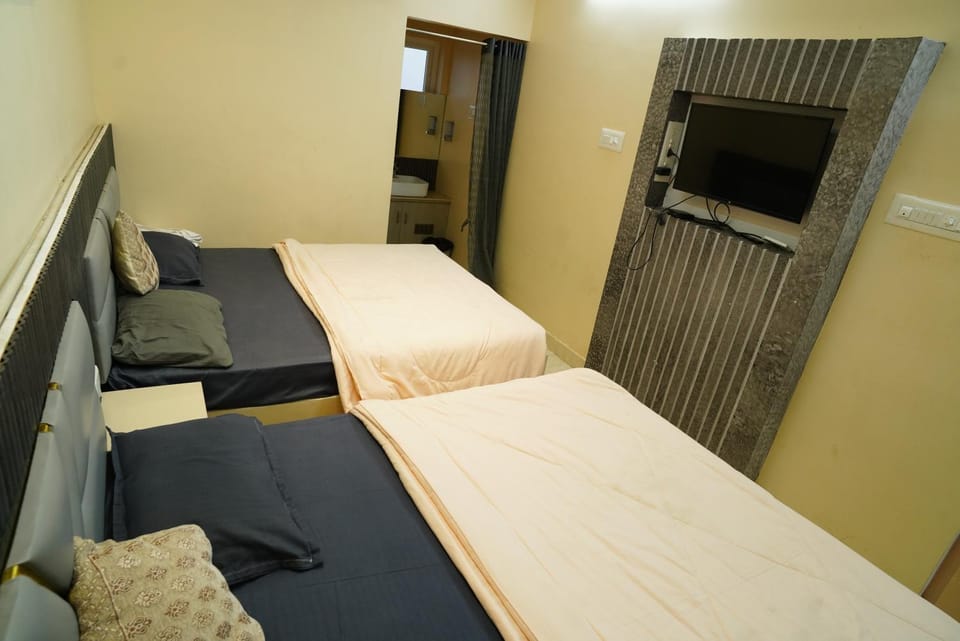 Kumaran Grand - Luxury Rooms Apartment in Madurai