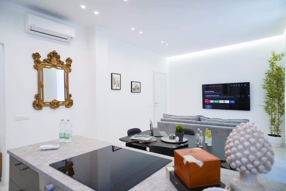 TV and multimedia, Living room, Seating area, air conditioner