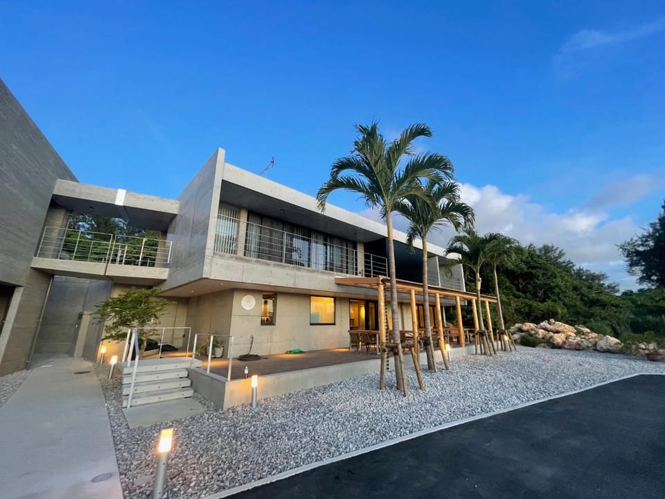 Property building, Restaurant/places to eat, BBQ facilities, Food and drinks, Breakfast