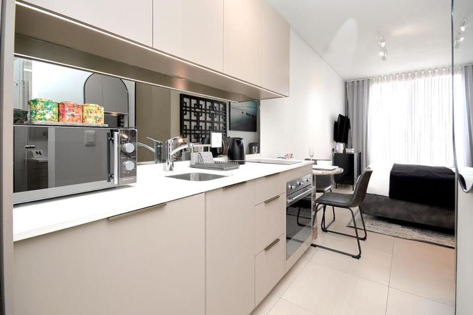 ONE ROSEBANK 246 Executive Apartment Apartment in Johannesburg