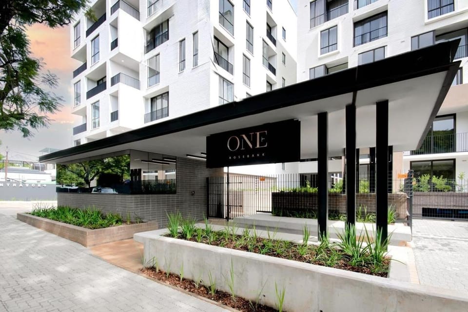 ONE ROSEBANK 246 Executive Apartment Apartment in Johannesburg