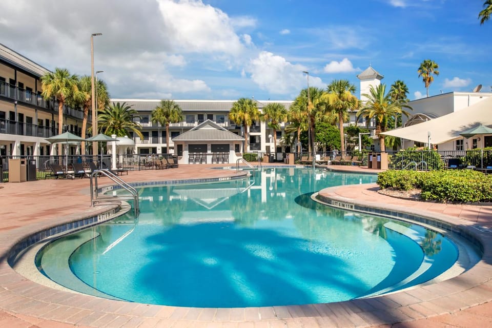 Property building, Swimming pool, Swimming pool
